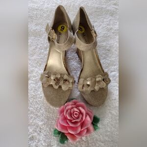 Anne Klein Taupe Floral Cork Wedges Size 9